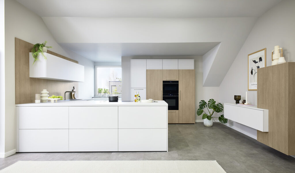 Beckermann Flat Slab Kitchen Cabinet